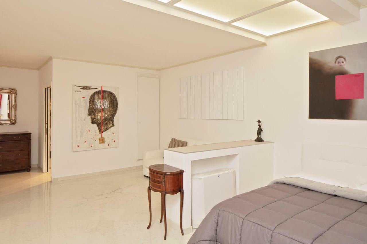 Deluxe Suite,791445204:JPEG